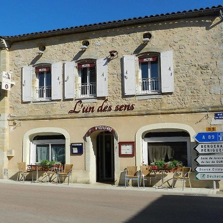 Hôtel L'un des sens à Villefranche-de-Lonchat Extérieur photo